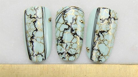 Marble nail art with mirror powder and spider gel